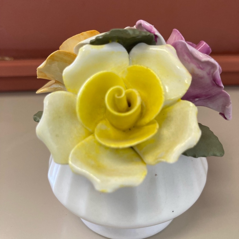 Vintage Fine Bone China Staffordshire England Colorful Bouquet of Flowers 110B